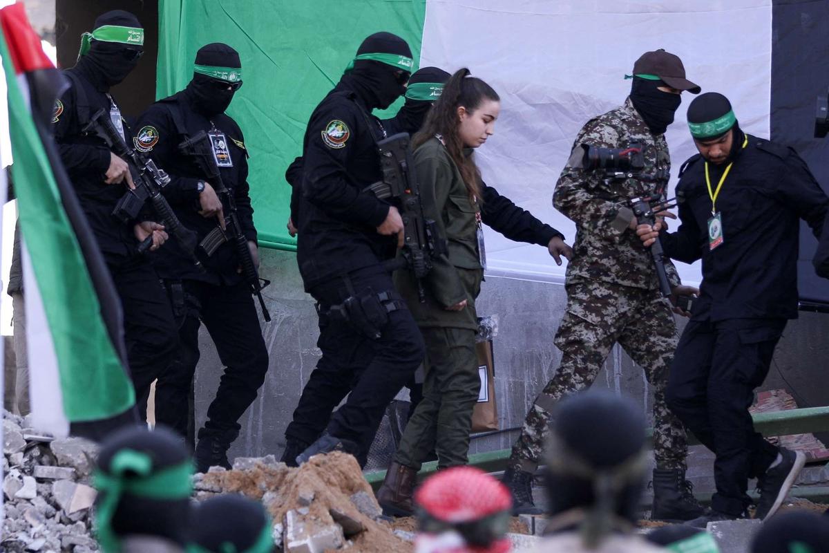 Hamas Bebaskan Tentara Wanita Israel yang Disandera