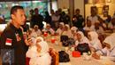 Cagub DKI Jakarta Agus H Yudhoyono menyampaikan kata sambutan saat kampanye di hadapan pensiunan PNS Dinas Pendidikan Dasar DKI Jakarta, Selasa (29/11). Mereka menyatakan siap mendukung dalam Pilgub DKI Jakarta 2017. (Liputan6.com/Immanuel Antonius)