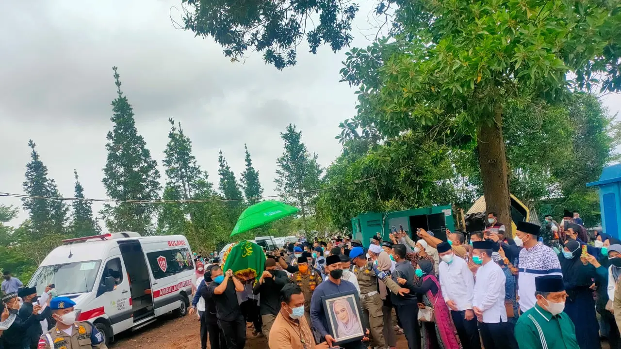 Percha Leanpuri Dikebumikan di Pemakaman Keluarga, Gubernur Sumsel: Kami Ikhlas
