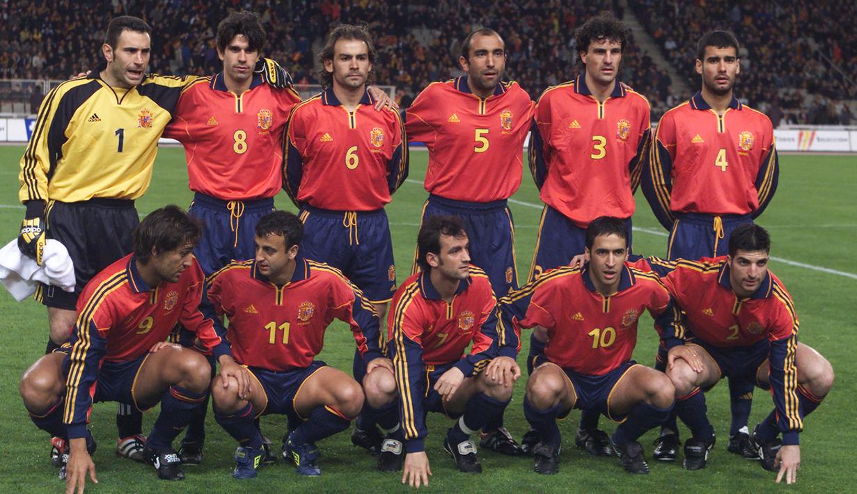 Guardiola memulai debut sebagai pemain Timnas Spanyol pada tanggal 14 October 1992 ketika menghadapi Irlandia Utara pada kualifikasi Piala Dunia 1994. (AFP/Christophe Simon)