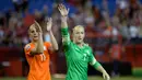 Loes Geurts (kanan), kiper utama Belanda di Piala Dunia Wanita 2015. (Reuters)