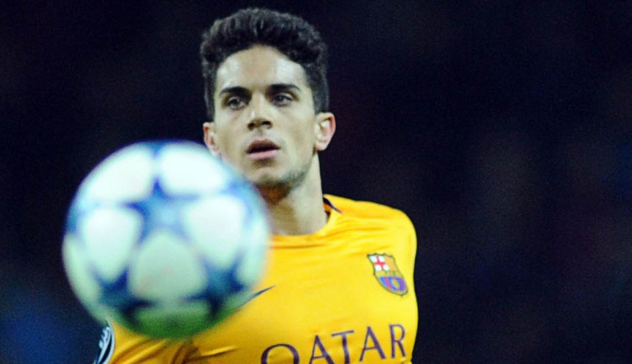 9. Marc Bartra, pemain bertahan jebolan Barcelona ini memiliki kemampuan membaca bola yang baik. Dirinya bisa dijadikan solusi bagi Mou untuk mengisi lini belakang MU. (AFP/Sergei Gapon)