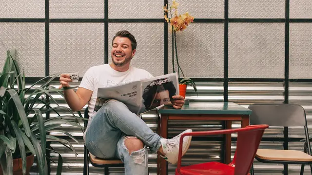 Ilustrasi pria bahagia