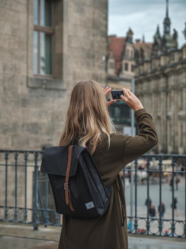 Ilustrasi Wanita Mandiri