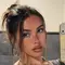 Madison Beer Dilamar Justin Herbert, Umumkan Pertunangan Lewat Momen Romantis