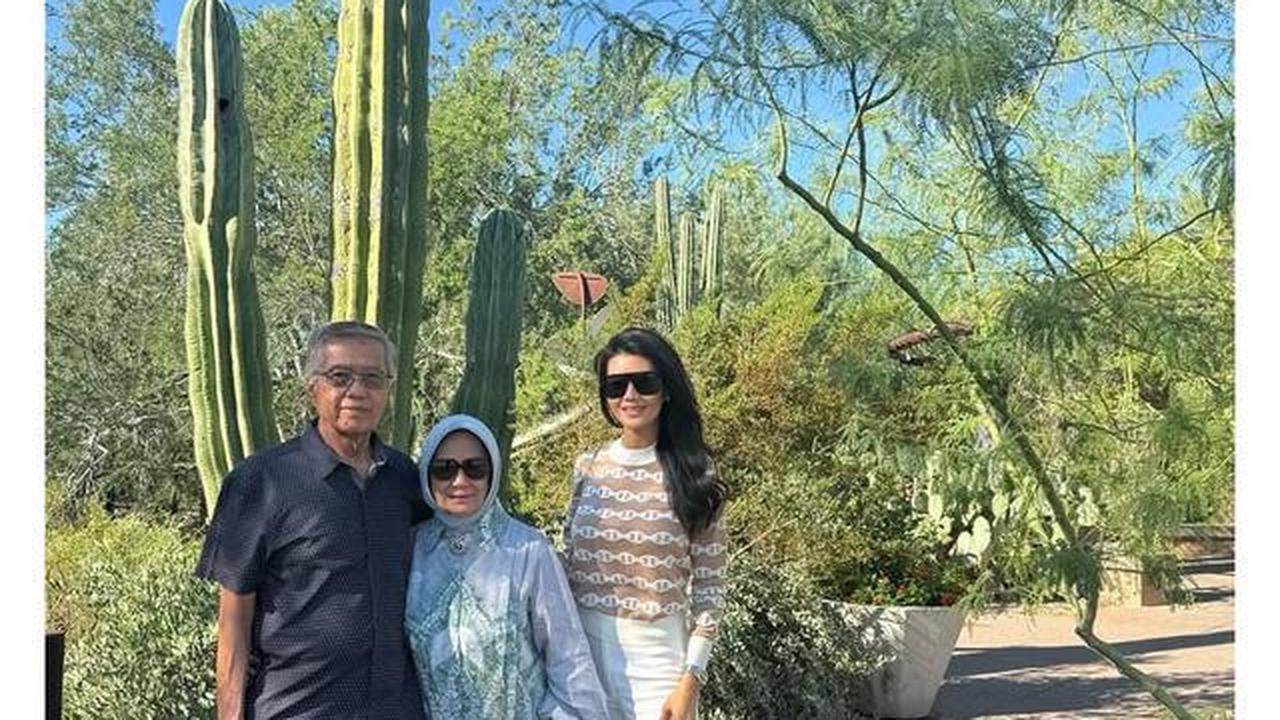 6 Potret Farah Quinn Bareng Ayah-Ibu yang Jarang Tersorot, Kumpul di Amerika