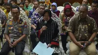 Wali Kota Surabaya Tri Rismaharini bersama Kapolretabes Surabaya Sandi Nugroho saat jumpa pers. (Foto: Liputan6.com/Dian Kurniawan)