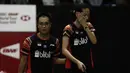 Ganda campuran Indonesia, Hafiz Faizal/Gloria Emanuelle Widjaja saat menghadapi ganda China, Zheng Si Wei/Huang Ya Qiong pada laga Indonesia Masters 2020 di Istora Senayan, Jakarta, Selasa (14/1). Hafiz/Gloria kalah 14-21, 13-21. (Bola.com/Yoppy Renato)