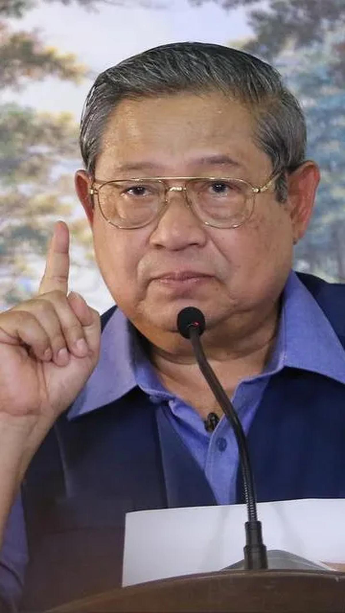 Saat disinggung mengenai rencana pertemuan dengan Susilo Bambang Yudhoyono, Anas memilih tidak menjawab secara jelas.  "Nunggu mimpi dulu. Komunikasi batin," kata dia.
