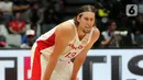 Pemain timnas basket Kanada, Kelly Olynyk saat melawan Latvia pada laga terakhir penyisihan Grup H FIBA World Cup 2023 di Indonesia Arena, Gelora Bung Karno, Jakarta, Selasa (29/8/2023). (Liputan6.com/Helmi Fithriansyah)