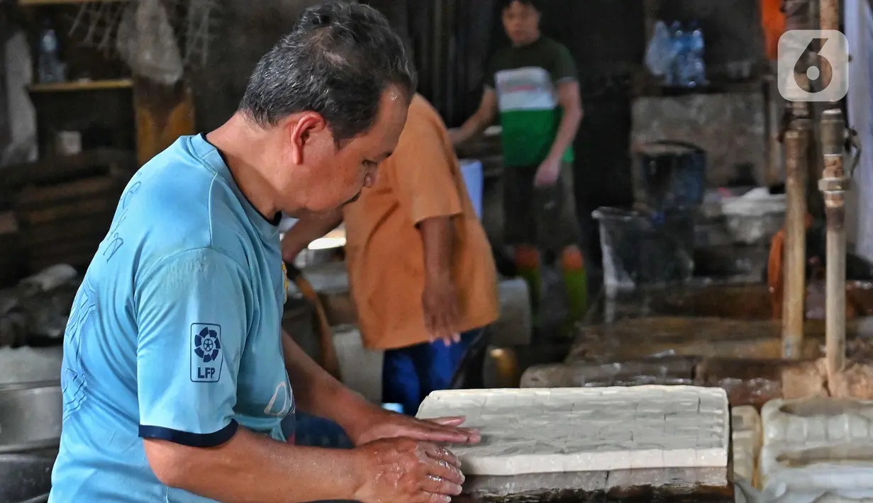 Target penyaluran KUR juga mempertimbangkan kecukupan anggaran subsidi bunga/subsidi marjin KUR tahun anggaran 2025. (Liputan6.com/Angga Yuniar)