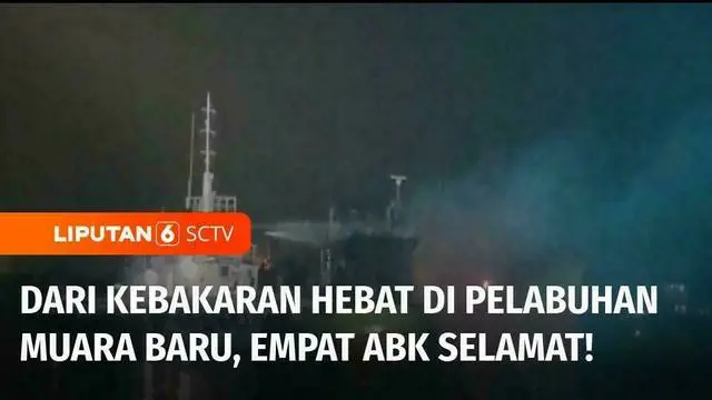 Dua kapal pencari ikan di Pelabuhan Dermaga Muara Baru, Penjaringan, Jakarta Utara, terbakar pada Senin malam. Empat anak buah kapal yang sempat terjebak kebakaran berhasil diselamatkan petugas gabungan.