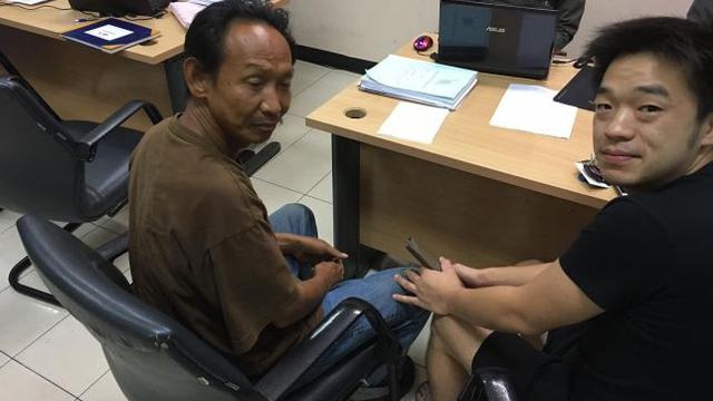 Kembalikan Dompet di Jalan, Aksi Jujur Tunawisma Jadi Beruntung