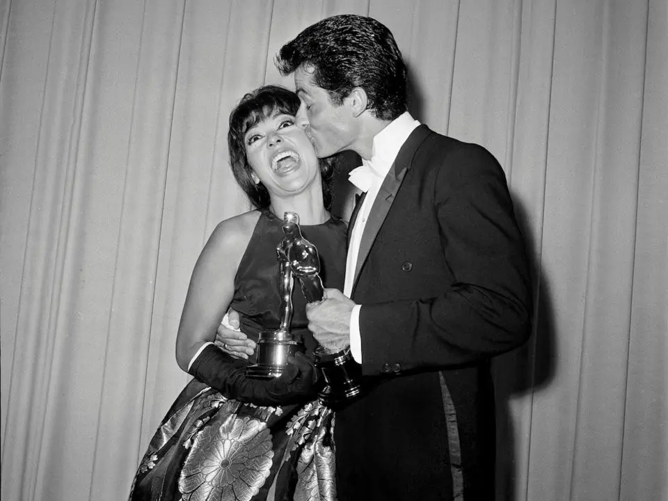 Gaun yang dikenakan Rita Moreno pada Piala Oscar 1962. (AP)