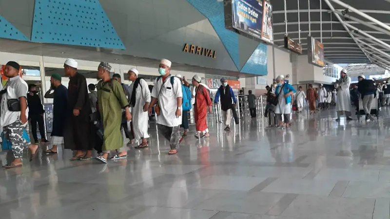 Peserta Ijtima Dunia Zona Asia 2020 Datang di Bandara Sultan Hasanuddin Makassar