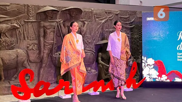 Lenggak-lenggok Kartini di Sarinah, Pamerkan Kebaya dengan Keanggunan. (Dok: Liputan6.com/dyah)