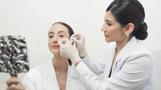 Bukan Lagi Ubah Bentuk, Tren Perawatan Kecantikan Non Invasif Utamakan Harmoni Wajah hingga Area Mata