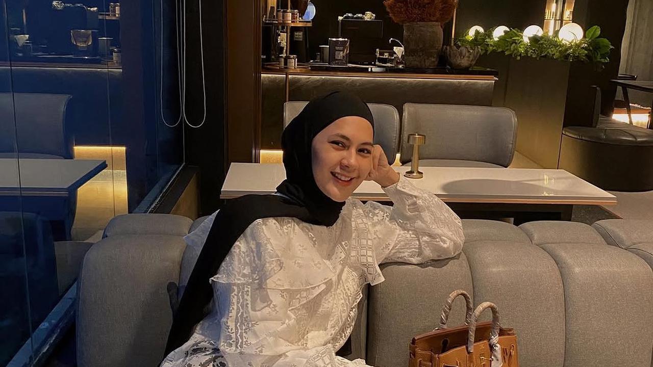 Potret Cantik Paula Verhoeven Selama di Semarang, Oufitnya Selalu Kece dan Tampil Stylish