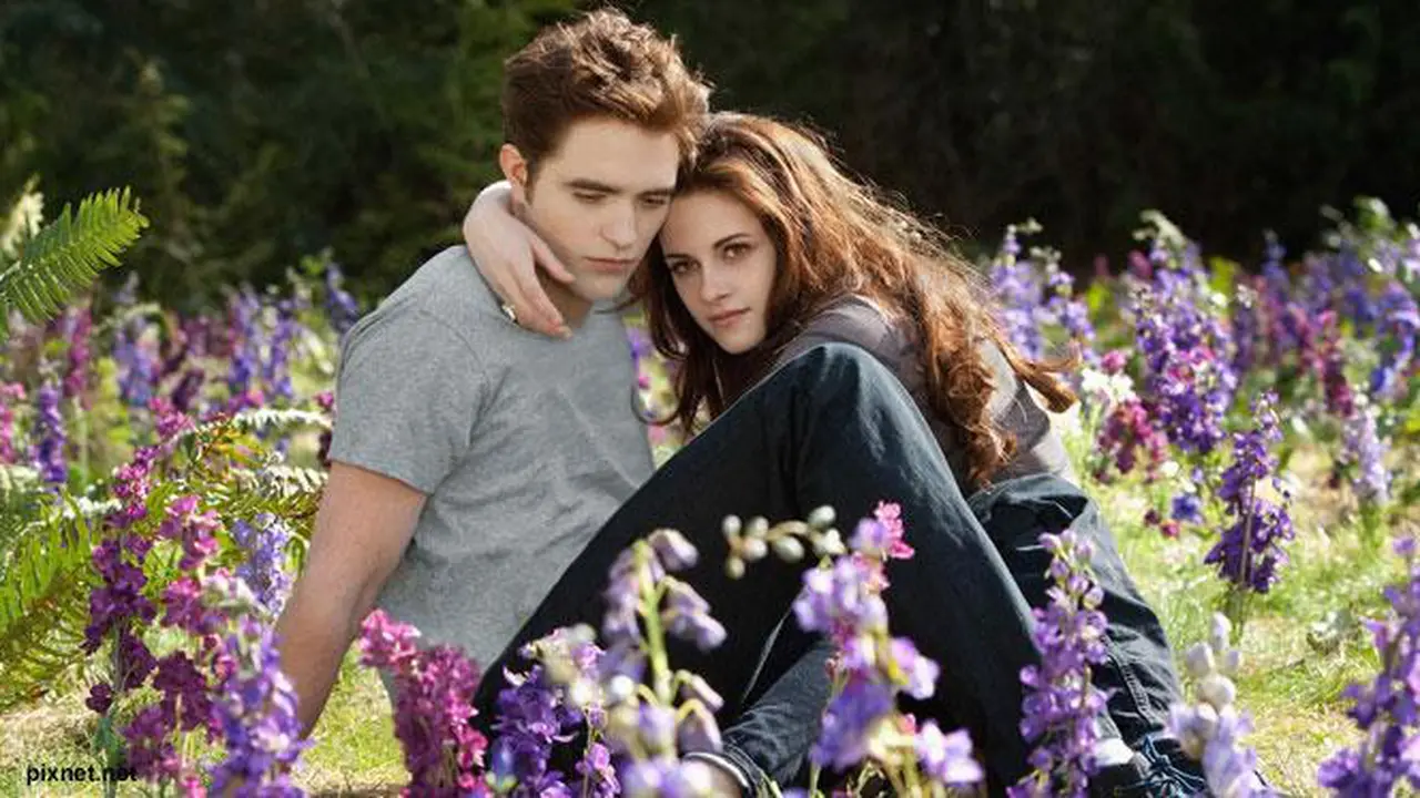 Robert Pattinson Pacari FKA Twigs, Nasib Kristen Stewart?