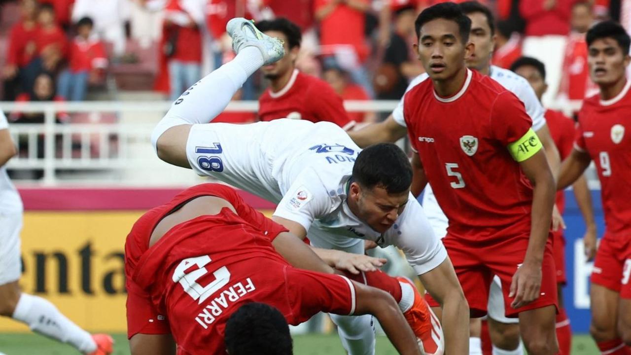 Timnas Indonesia U-23 gagal melaju ke final Piala Asia U-23 2024 setelah kalah dengan skor 2-0 dari Timnas Uzbekistan U-23 di Stadion Abdullah Bin Khalifa, Doha. Foto: KARIM JAAFAR / AFP