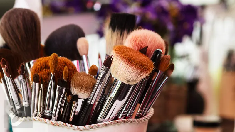 Fungsi 6 Alat Makeup yang Wajib Diketahui Pemula - Lifestyle