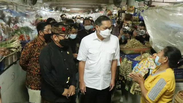 Mendag di Pasar Badung Bali