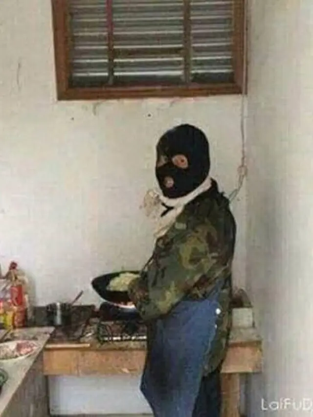 6 Potret Kocak Saat Cowok Masak di Dapur, Ngakak tapi Kreatif