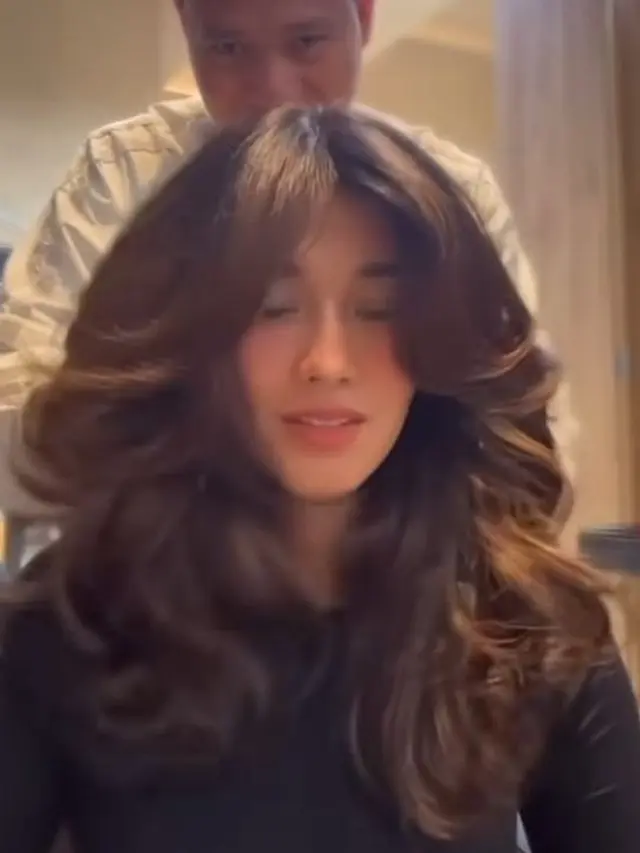 Naysila Mirdad Pertama Kali Warnai Rambut