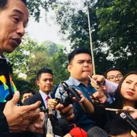 Ternyata, jaket berwarna cerah ini punya maksud dan tujuan khusus. (Sumber foto: Liputan6.com)