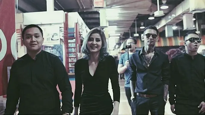 [Bintang] Tokoh-tokoh Takis Entertaiment