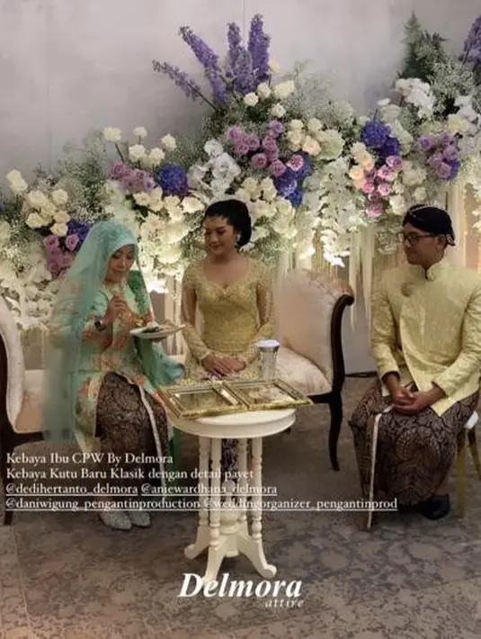 Saat prosesi dulang pungkasan atau suapan terakhir orangtua kepada putrinya, Erina tampil ayu mengenakan kebaya kutubaru klasik dengan detail payet warna kuning pastel, senada dengan dekorasi ruangannya. @mordenco. @delmoraattire.