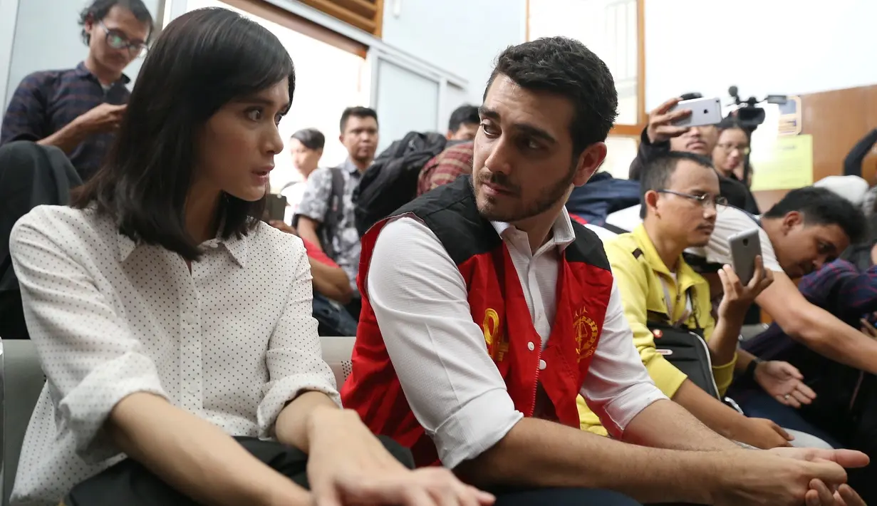Renata Kusmanto dan Fachri Albar