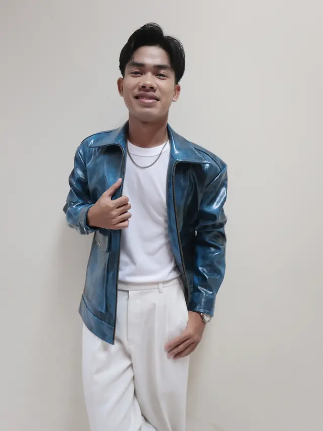 Razky Dangdut Academy 8 bergaya