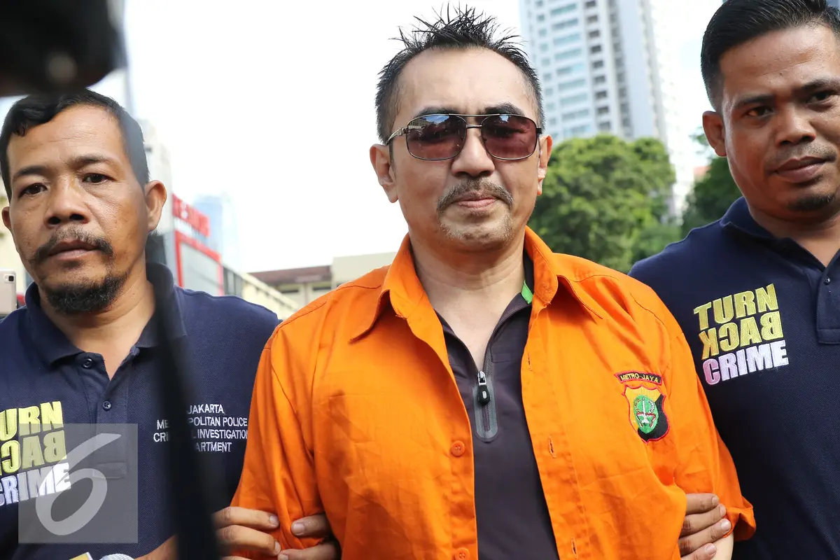 20161025-AA-Gatot-di-bawa-ke-Polda-HZ2