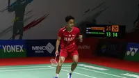 Tunggal putra Indonesia Anthony Sinisuka Ginting atau Anthony Ginting meluapkan emosinya&nbsp;setelah mengalahkan Sitthikom Thammasin dari Thailand 21-13 dan 21-14 pada babak 16 besar Indonesia Masters 2022 di Istora Gelora Bung Karno, Senayan, Jakarta, Kamis (9/6/2022). (foto: PBSI)