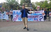 1 Tahun Jokowi, puluhan mahasiswa demo di Bundaran Catur Muka Bali