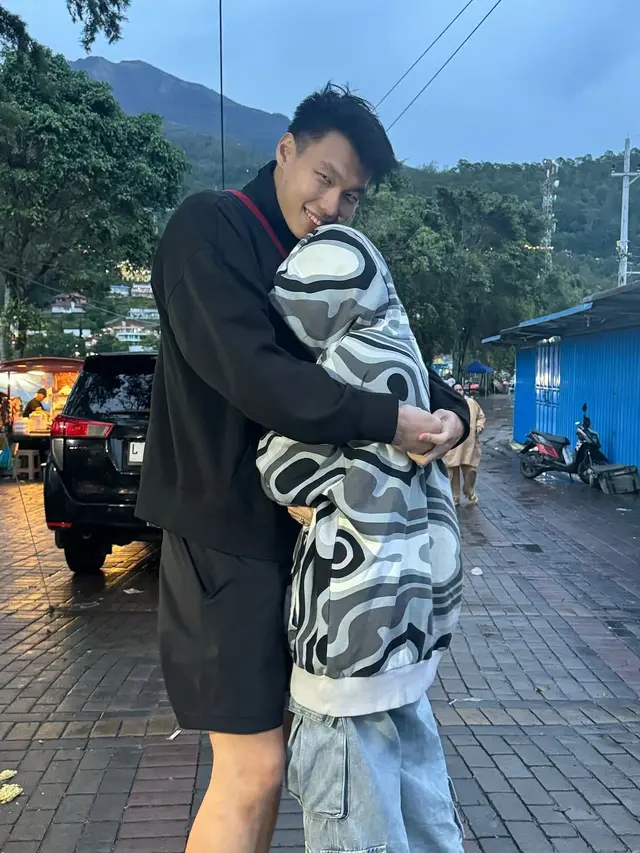 Potret Nita Vior dan Vincent Liburan di Magetan. (instagram/nitavior/vincent_vrk)
