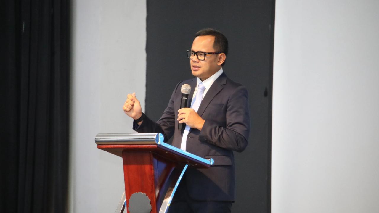 Wamendagri Bima Arya Sugiarto saat menjadi pembicara pada acara Sekolah Bogor Raya Model United Nations (SBRMUN) 2026 di Sekolah Bogor Raya