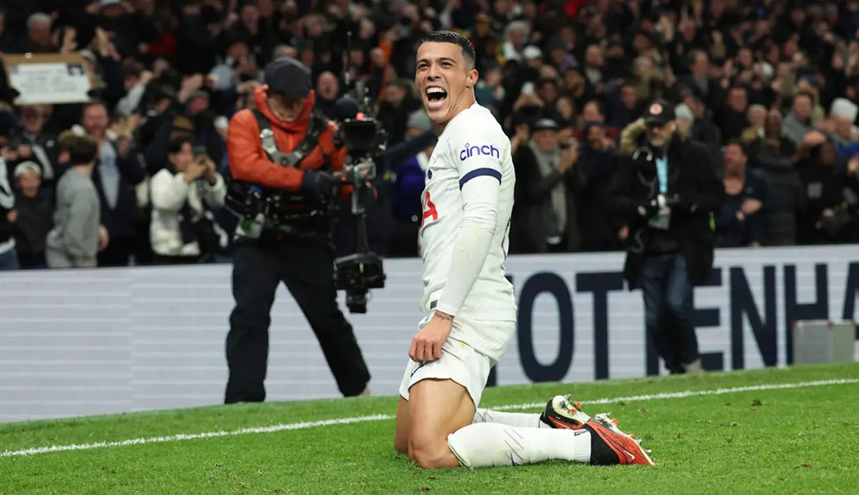 Tak ada gol tambahan yang tercipta di sisa waktu. Skor 1-0 pun menjadi hasil akhir laga ini. Berkat kemenangan ini, Spurs berhak melaju ke putaran keempat. (AP Photo/Ian Walton)