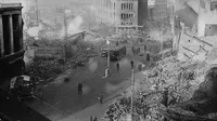 Kota Coventry, Inggris yang luluh lantak usai dibom pesawat-pesawat Nazi Jerman pada Perang Dunia II (wikimedia commons)