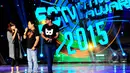 Vokalis Wali Fa’ank (tengah)  saat melakukan gladi resik untuk acara  SCTV Music Awards 2015, Jakarta, Rabu (6/5/2015). Sejumlah musisi dan aktris tanah air dipastikan akan memeriahkan acara tersebut.  ( Liputan6.com/Faisal R Syam)