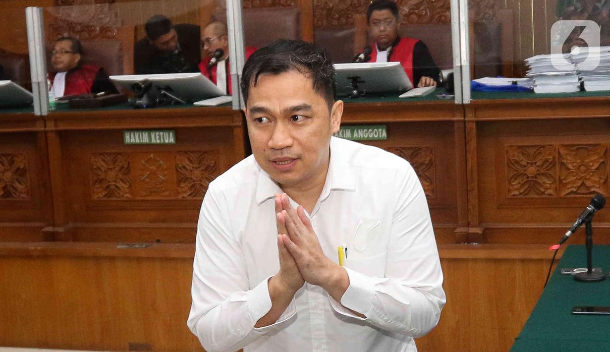 AKBP Arif Rahman Arifin, Arifin Rohim usai menjalani sidang vonis di Pengadilan Negeri Jakarta Selatan, Kamis (23/2/2023). Oleh Majelis Hakim, Arif dinilai tidak bersikap profesional lantaran terlibat tindakan perusakan rekaman CCTV perkara kematian Yosua di sekitar rumah Ferdy Sambo. (Liputan6.com/Herman Zakharia)