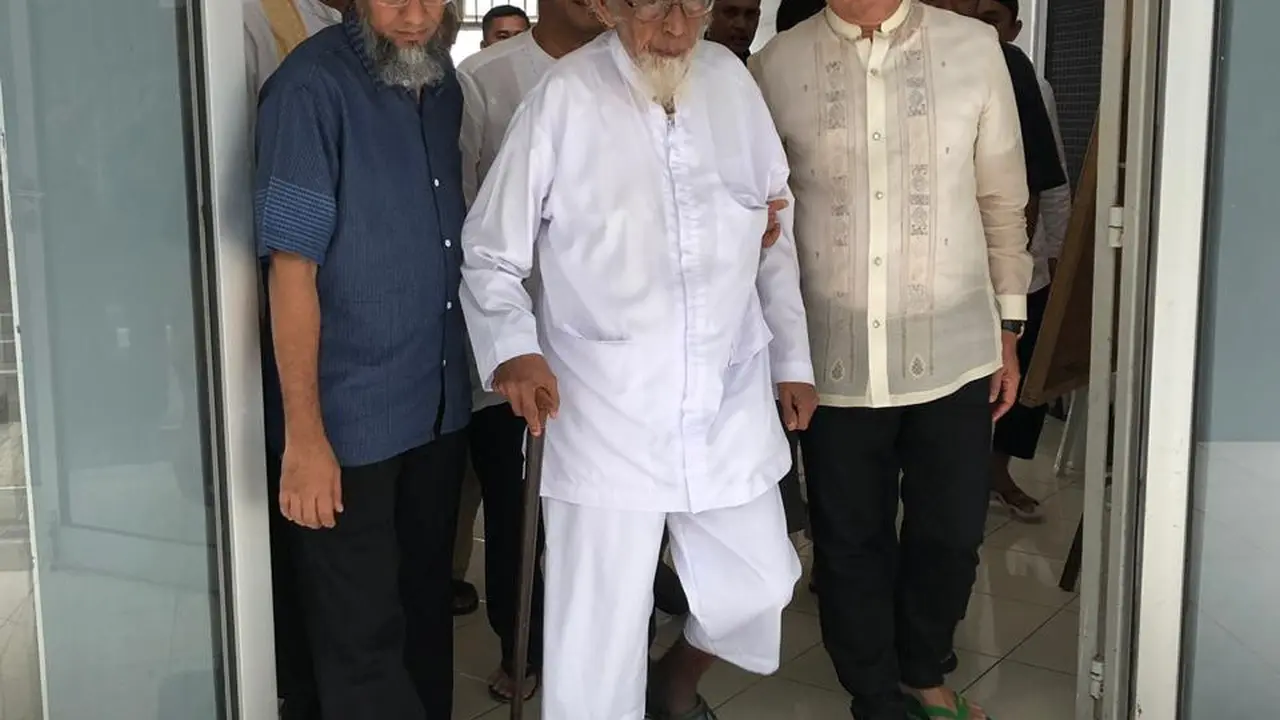 Yusril Ihza menemui terpidana teroris Abu Bakar Baasyir di Lapas Gunung Sindur
