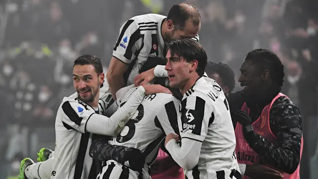 Foto: Sinar Terang Dua Debutan, Vlahovic dan Zakaria Cetak Gol dalam Laga Debut Juventus Kontra Hellas Verona di Liga Italia