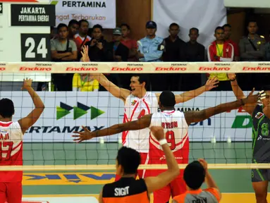 Tim putra Jakarta Pertamina Energy sukses membungkam Jakarta BNI 46 di Pertamina Proliga 2015, Dome Sport Balikpapan, (7/2/2015). Jakarta Pertamina Energy unggul 3 set langsung. (Liputan6.com/Helmi Fithriansyah)