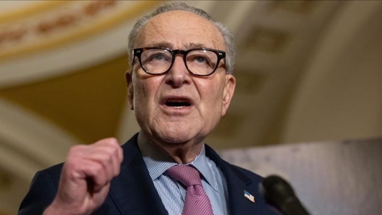 Demokrat Senat AS Berupaya Blokir Tarif Trump Eropa di Tengah Ketegangan Greenland