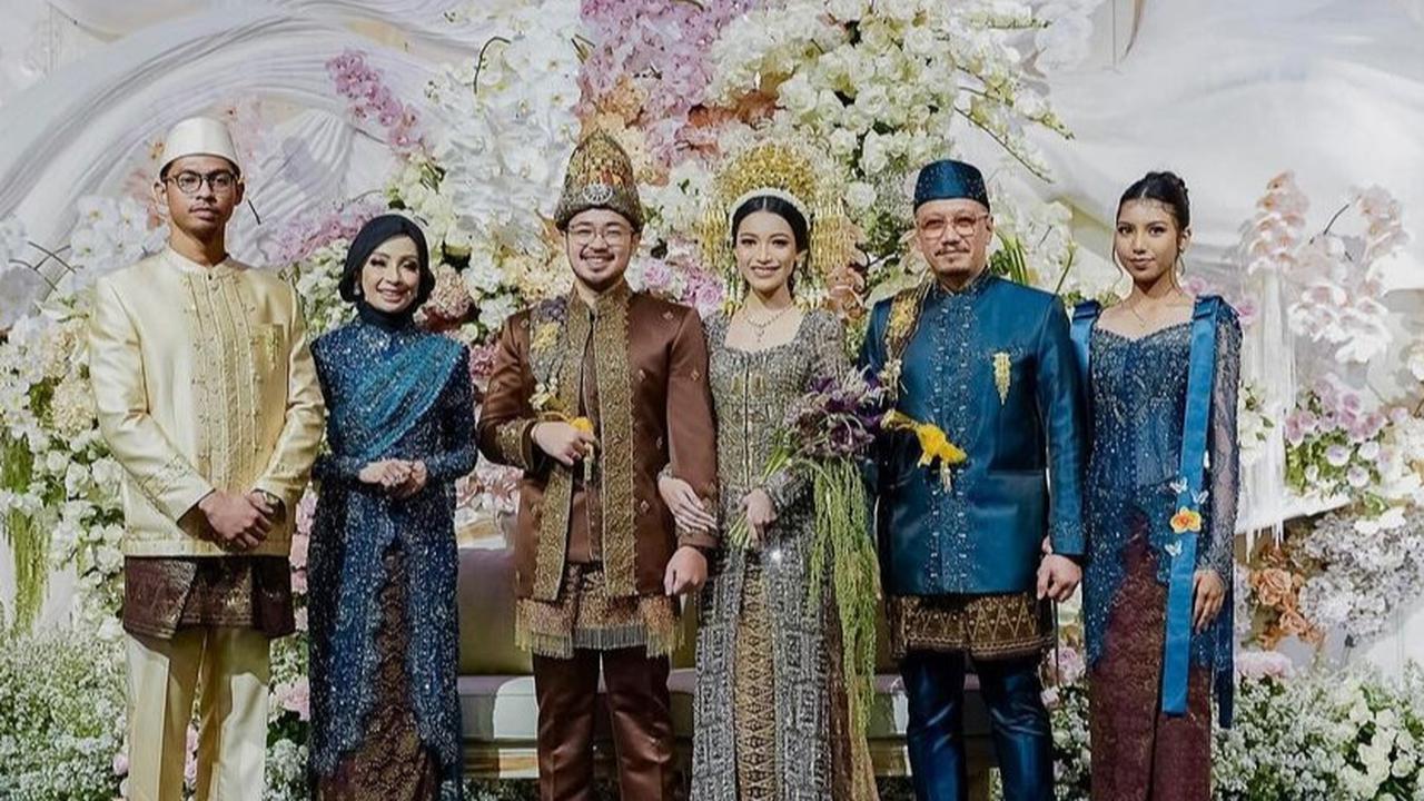 Dihadiri Tamu Presiden hingga Para Menteri, Intip Momen Pernikahan Putri Ipang Wahid yang Curi Perhatian