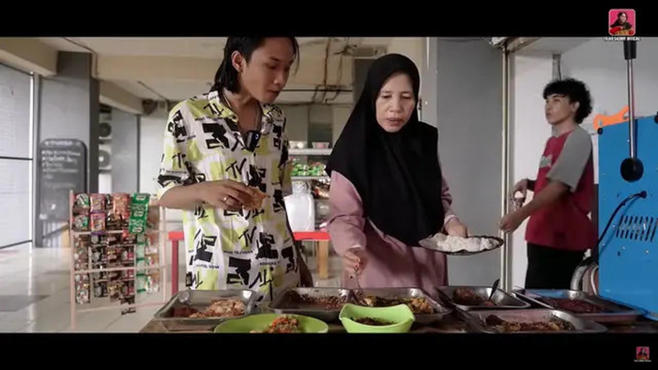 7 Potret Warung Sederhana Fajar Sadboy di Jakarta, Jual Makanan Khas Gorontalo