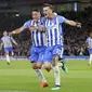 Pemain Brighton, Pascal Gross, mencetak gol ke gawang Manchester United pada pertandingan lanjutan Premier League, di Stadion Amex, Sabtu (5/5/2018). (AP/Gareth Fuller).