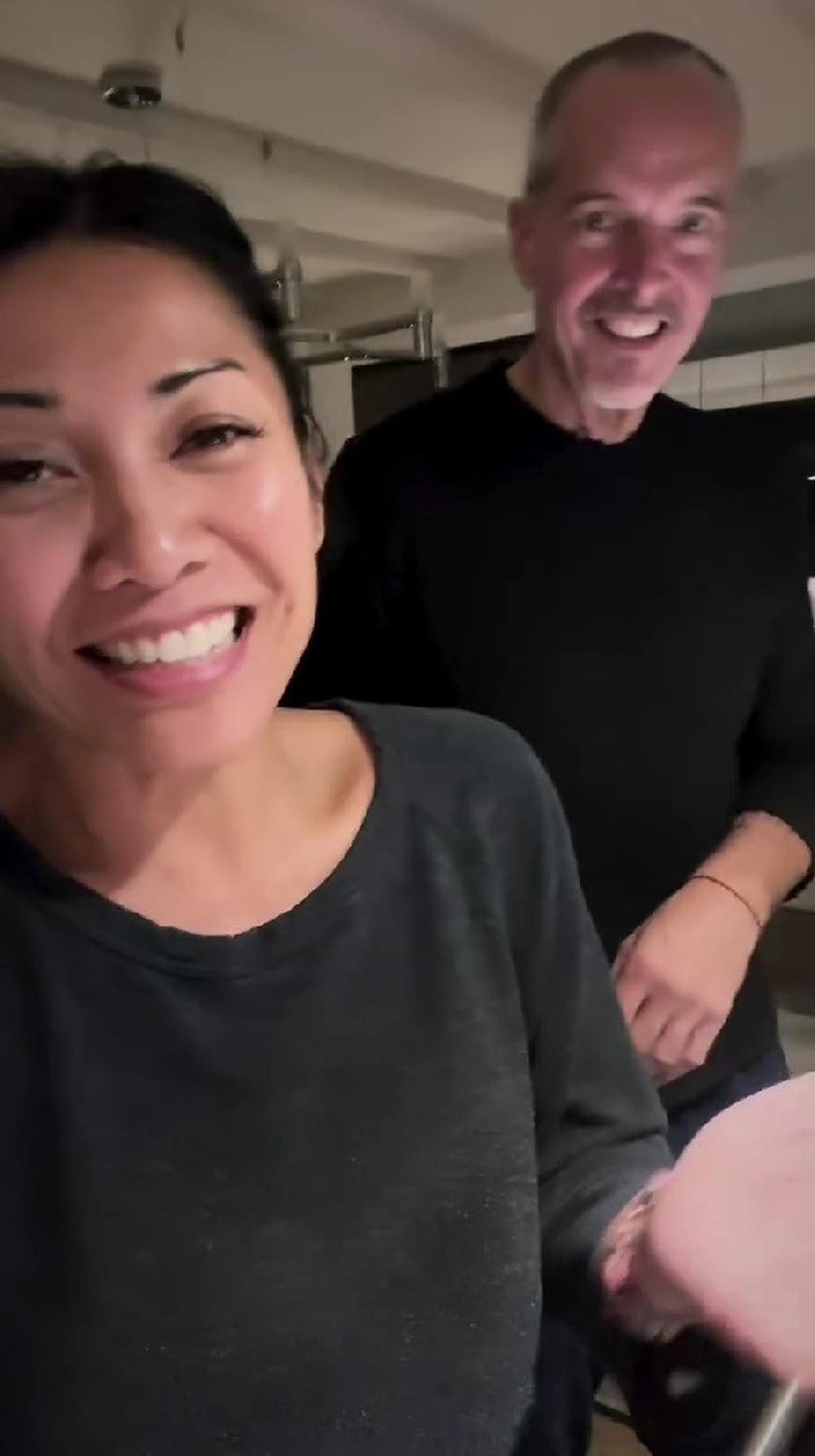 Anggun C Sasmi Pilih Masak Sup dan Bakso Beku Biar Sat-Set untuk Buka Puasa